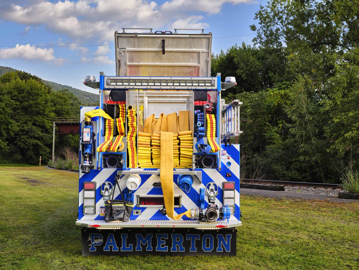 Our #truckofthemonth for July is this awesome blue KME Custom Pumper for the Palmerton Fire Department in Pennsylvania! Learn more here ow.ly/sTHG50WgYJl #KMEfireapparatus #KMEfiretrucks #firetruck #firefighter #palmertonpa