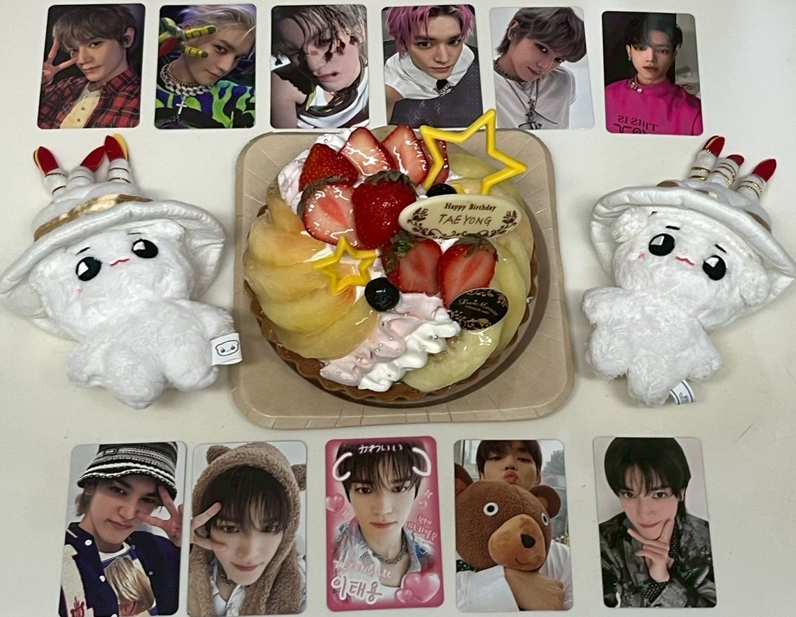 kaiteyoten's tweet photo. 🍙🌹HAPPY TAEYONG DAY🌹🍙
今日は娘とおうちでお祝い🎂
大好きな大好きなてよんちゃん💕
貴方にとって幸せな年になりますように✨
#TAEYONG 
#HAPPYTYDAY
#TAEYONG30thChapter https://t.co/Fgri6ccDEj