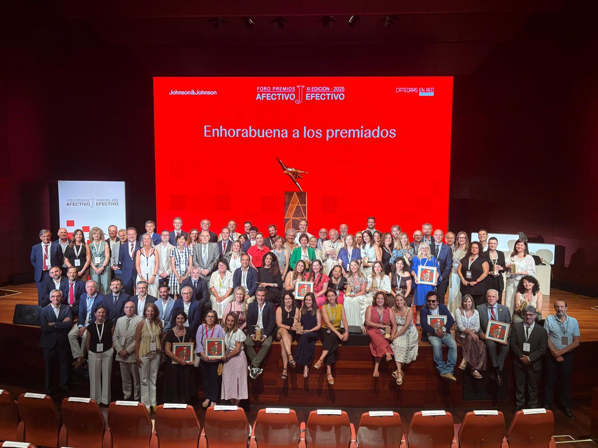¡Enhorabuena a todos los proyectos, personas y entidades galardonados! 🎉🏆

Y gracias también a los que nos habéis acompañado en esta XI edición del #ForoPremiosAE en persona y a través del streaming. 
 
¡Enhorabuena por vuestro trabajo! ¡Nos vemos el año que viene! 👋