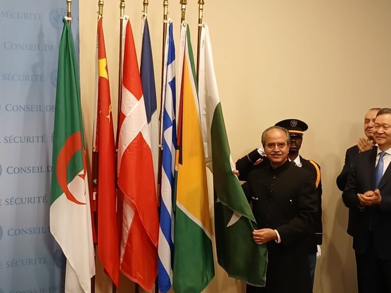 BeenishSaleem's tweet photo. پاکستان کا دنیا میں بڑھتا ہوا قائدانہ کردار
#PakistanUNSC #سلامتی_کونسل https://t.co/9j0AVGEUhv