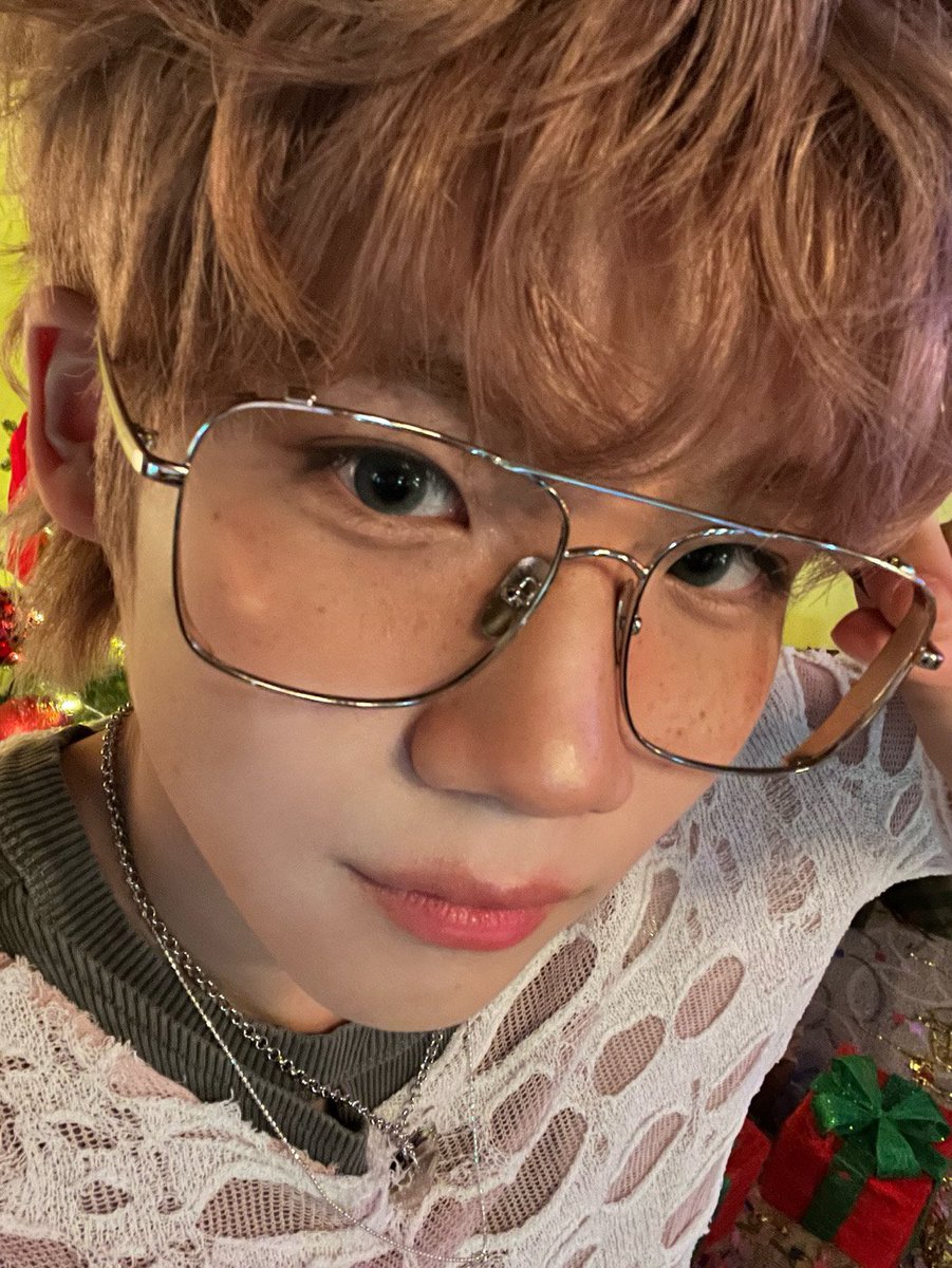 KENSHINGLOBAL's tweet image. [📸] 250701 —  WEVERSE UPDATE #KENSHIN

" Kenshin with freckles and glasses "

#켄신 #KENSHIN #櫻田健真 #さくらだけんしん #CLOSEYOUREYES #클로즈유어아이즈 #클유아 #CYE