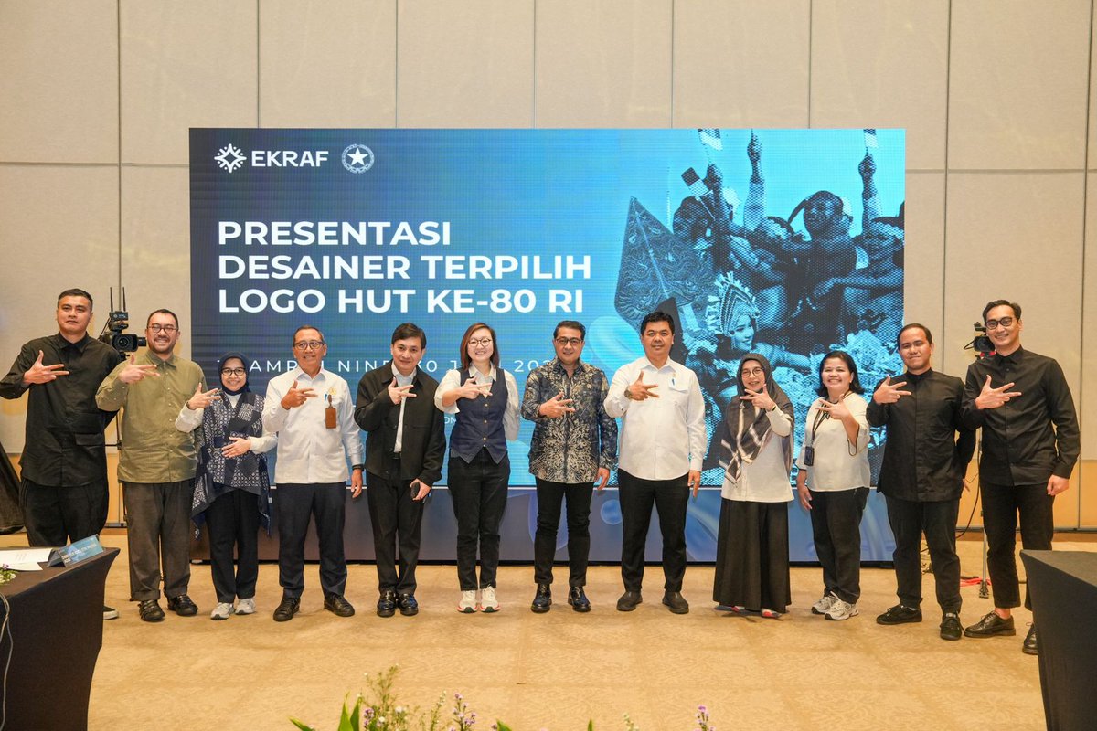 DemokratPesBar's tweet photo. Jakarta, 30/6/25 – Kementerian Ekraf terlibat dalam pemilihan desain logo HUT ke-80 RI Menteri Ekraf Teuku Riefky Harsya mengapresiasi kerja keras para finalis dalam menghadirkan narasi kebangsaan lewat identitas visual yang representatif dan bermakna. https://t.co/3VpqKrcwpw