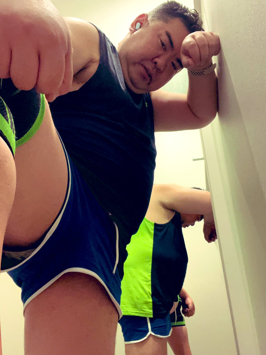 汗で裾が腿にへばりつくのがほんと許せなくてジムで痴女丈！
楽だわ〜