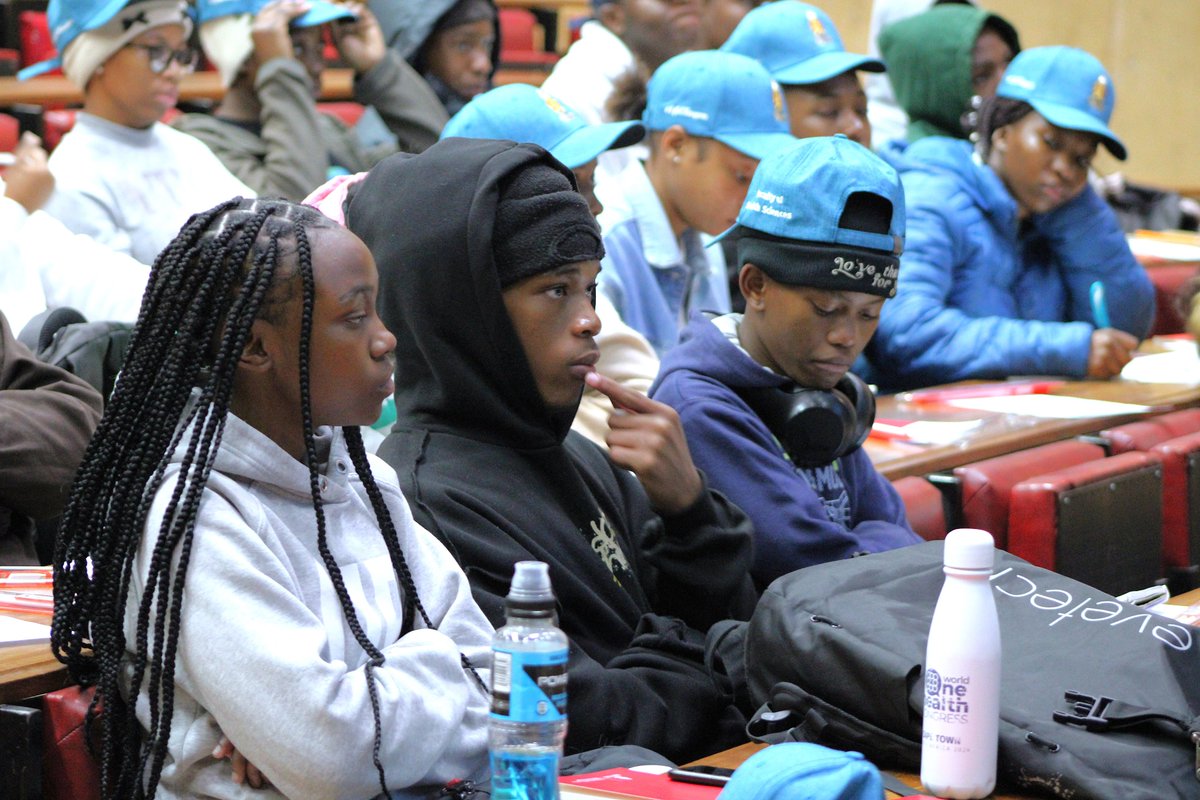 Future Africa Platform (@futureafricaup) on Twitter photo Day 2 of the YiSTEM Tour took us to Southern Africa’s only vet campus at <a href="/UPTuks/">University of Pretoria</a>!
Miss Lesego & 4th-year student Stella guided learners, shared course insights & inspired future vets.
#FutureAfrica #YiSTEM #VeterinaryScience #OneHealth #YouthInSTEM #CareerExposure Day 2 of the YiSTEM Tour took us to Southern Africa’s only vet campus at <a href="/UPTuks/">University of Pretoria</a>!
Miss Lesego & 4th-year student Stella guided learners, shared course insights & inspired future vets.
#FutureAfrica #YiSTEM #VeterinaryScience #OneHealth #YouthInSTEM #CareerExposure