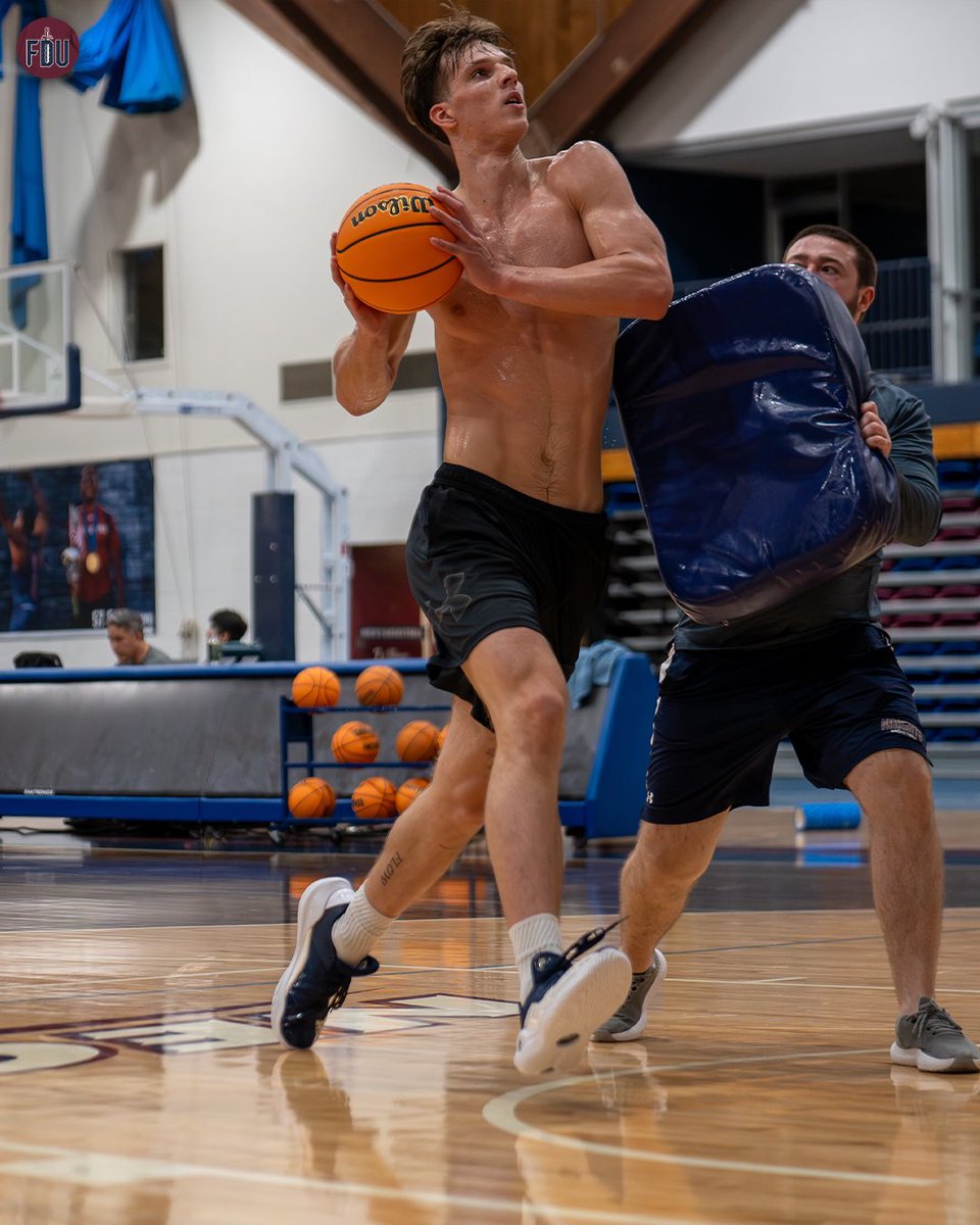 good morning, let’s go to work 

#uKNIGHTED