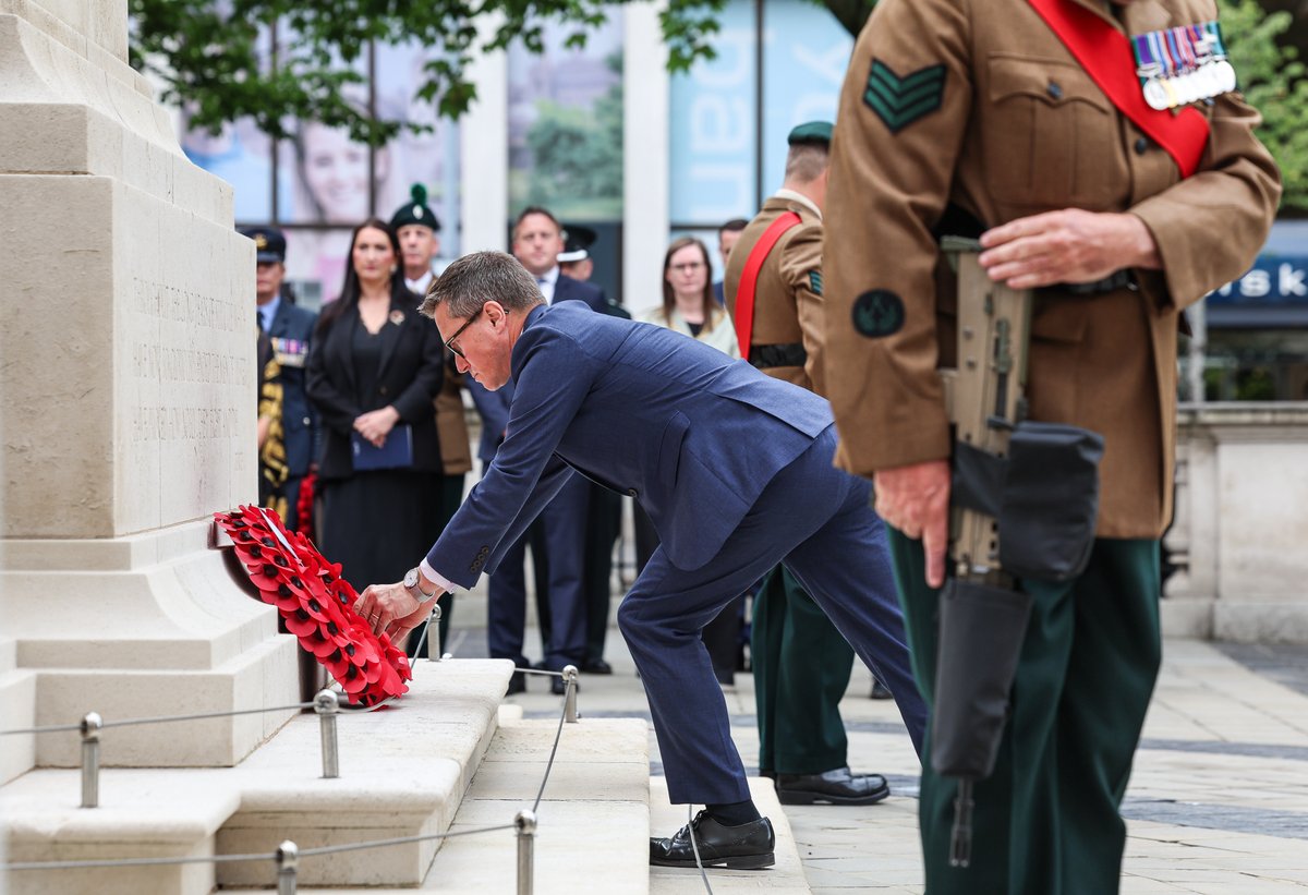 NIOgov's tweet image. Representing the UK Government, and on behalf of the Secretary of State, NIO Director-General Will Gelling laid a wreath in Belfast earlier in memory of all those who made the ultimate sacrifice at the Battle of the Somme.