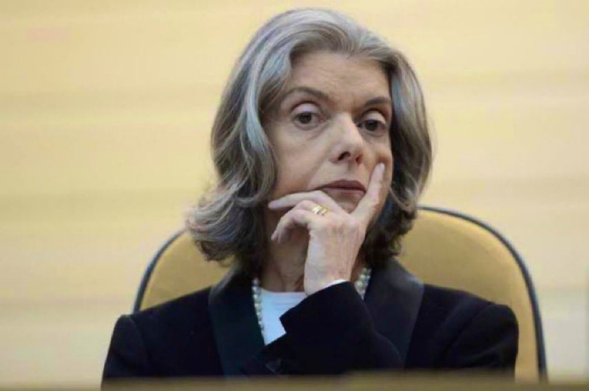 NewsLiberdade's tweet photo. 🚨URGENTE - Estadão detona Cármen Lucia e diz que o STF vê o cidadão como ameaça 

“Ao dizer que, não fosse pelo Supremo, haveria ‘213 milhões de pequenos tiranos’ no Brasil, Cármen Lúcia revela que parte da Corte vê o cidadão não como titular de direitos, mas como ameaça.” https://t.co/dWTE1tKmpg