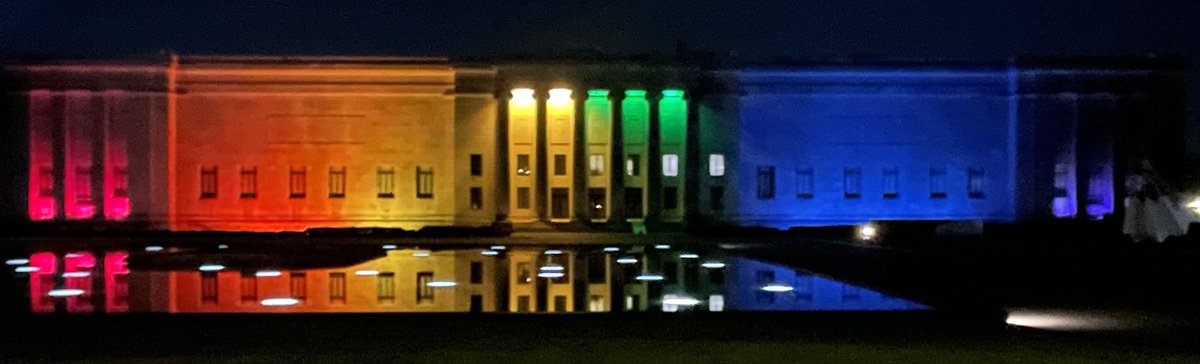 Chipper24's tweet image. A friend in Kansas City sent this photo to me last night of Kansas City’s Nelson-Atkins Museum of Art illuminated in Pride colors on the last night of Pride month. The Nelson-Atkins is about to embark on a transformational expansion that I look forward to seeing when completed.