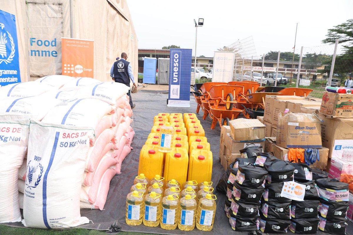 PamCongo's tweet image. As part of the UN’s coordinated response, WFP 🇺🇳handed over 133 metric tons of rice 🍚 and 10 tons of vegetable oil 🛢️ to the Congolese Government to support food assistance for flood-affected families in Brazzaville.
#WFP #UNResponse #Congo #solidarity