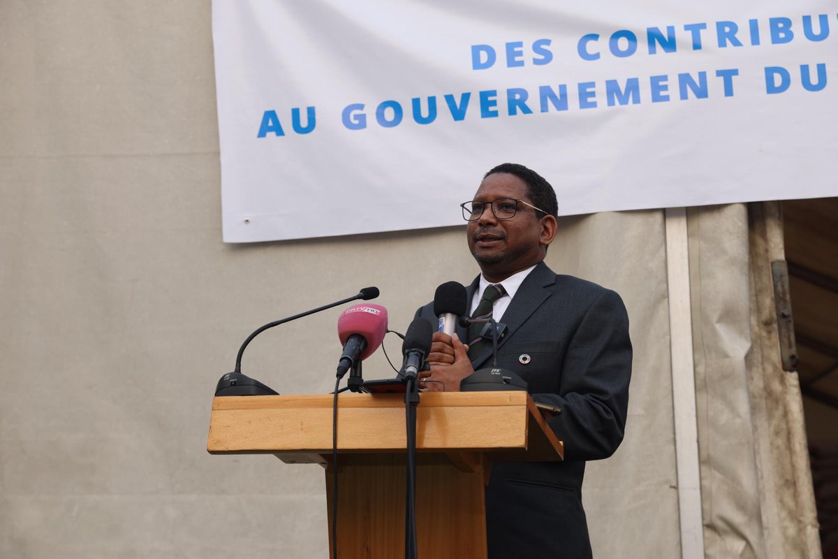 PamCongo's tweet image. As part of the UN’s coordinated response, WFP 🇺🇳handed over 133 metric tons of rice 🍚 and 10 tons of vegetable oil 🛢️ to the Congolese Government to support food assistance for flood-affected families in Brazzaville.
#WFP #UNResponse #Congo #solidarity