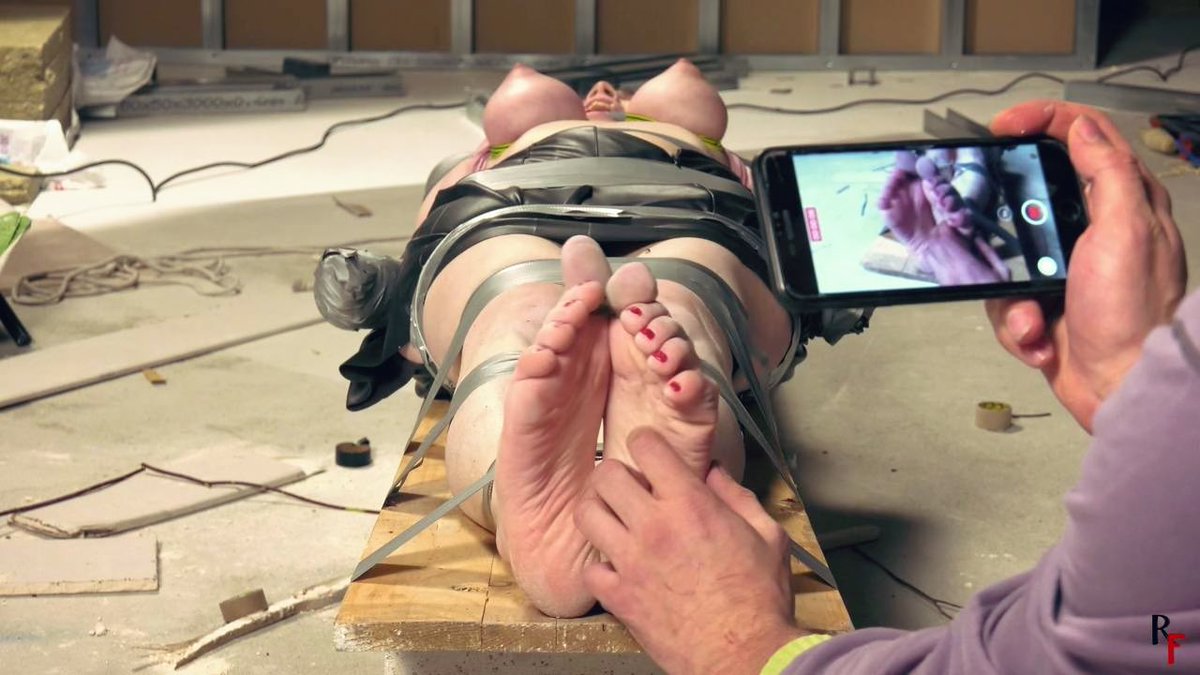 Foxy is punished 😈
#rfstudio #bondage #bastinado #topless #soles #toetied #did #feet