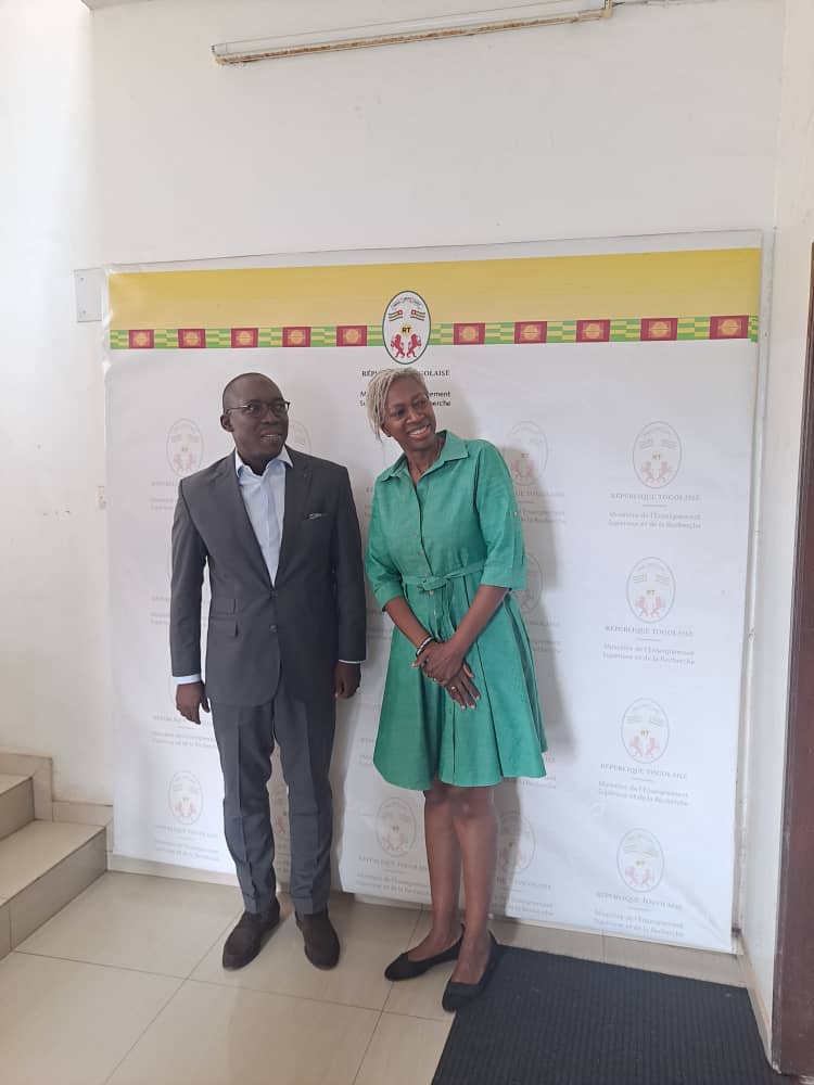 kmnatchaba's tweet photo. Heureux d'avoir pu échanger avec Mme @erinna_dia , Représentant résidente de @Unicef_Togo. Nous avons salué ensemble : 
- les progrès du #Togo dans le domaine de l'enseignement 
- notre convergence de vue pour continuer à relever les defis
#PourleTogo https://t.co/8YYvbQfb8f