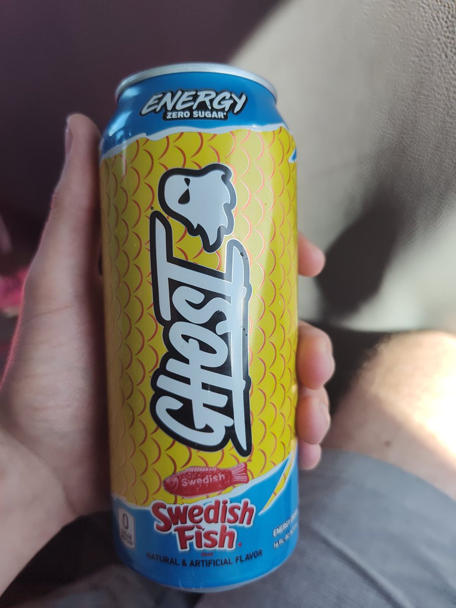 Ridge_XR's tweet image. My favorite genre of travel snack lately is "extremely strange object from the gas station"
Both of these were godawful btw