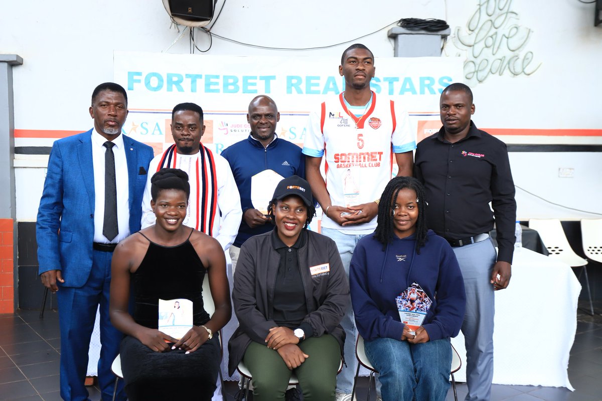 AwardsReal's tweet image. Celebrating Excellence in Sports! 🏀🏃‍♀️🏐 🇺🇬 
Earlier today, at Lazio Bar &amp;amp; Restaurant in Kololo. We proudly recognised &amp;amp; awarded the top athletes of June for their outstanding performances in Netball, Basketball &amp;amp; Athletics!
Congratulations🥳🎊
#RealAwards #ForteBet