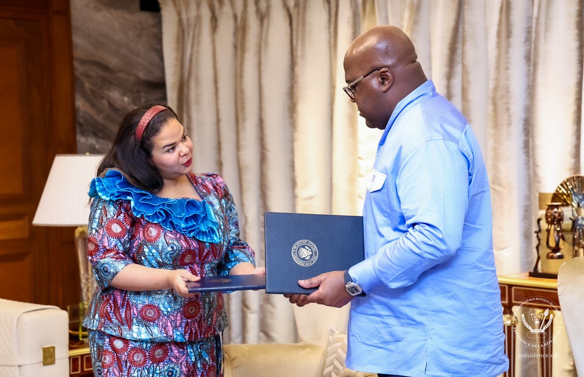 Upon returning from Washington, D.C., where she signed the Peace Agreement on behalf of the Nation, Minister of State and of Foreign Affairs Thérèse Kayikwamba and the presidential experts who worked on the agreement were received on Monday at the Presidential Palace on Mont