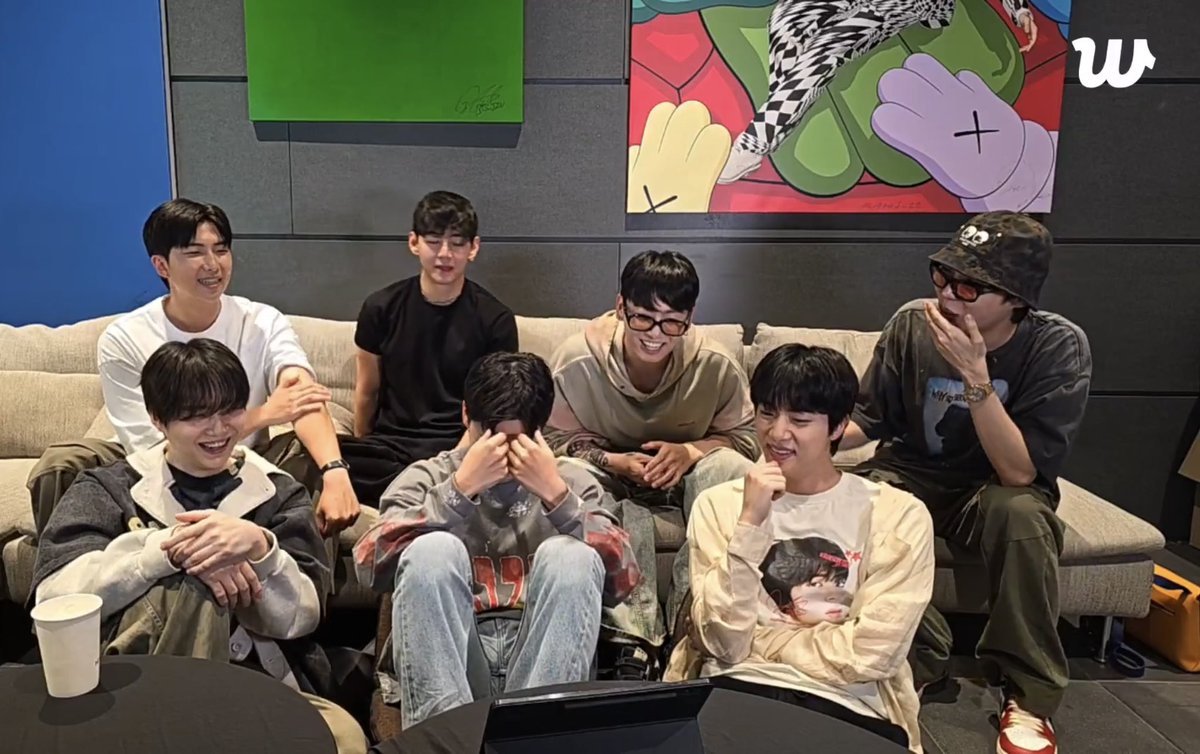 smeraldofiore7's tweet image. 8th wheeling. 💜🥰 #BTSis7