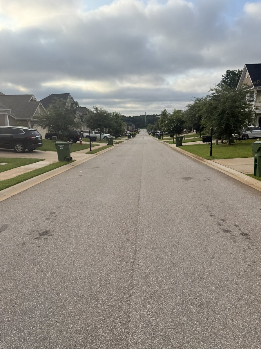 stephengpeters's tweet image. Making deposits early this morning before the HEAT; so I can make future withdrawals. Work is more productive when mind, body, and spirit are calibrated. My 67th birthday is approaching 🎁🙌🏽🙏🏽#MoreThanSelfCare
