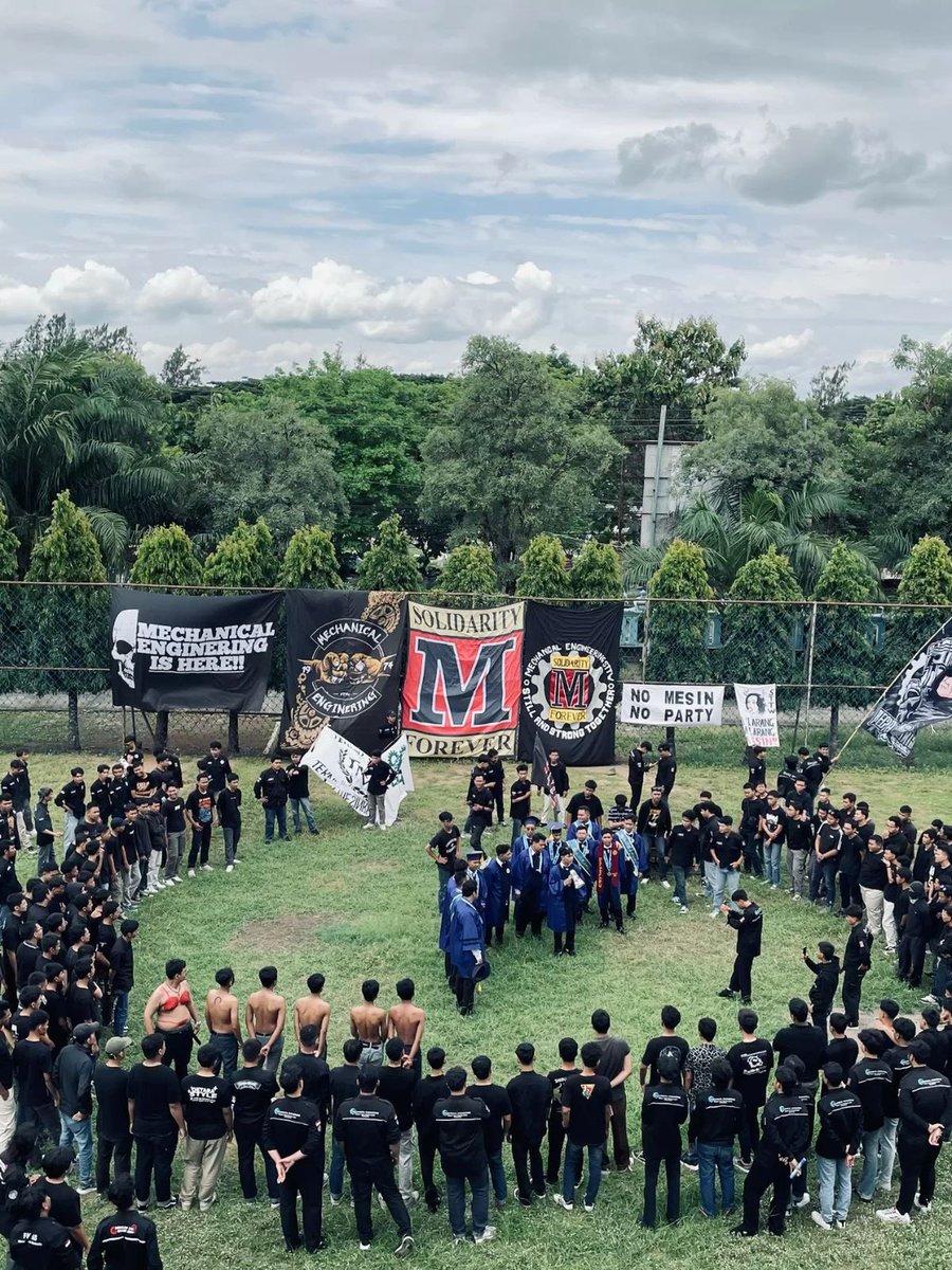 taeestaro's tweet photo. damn… vibes nya sangat amat solidarity M forever https://t.co/kHaDi2EMLr