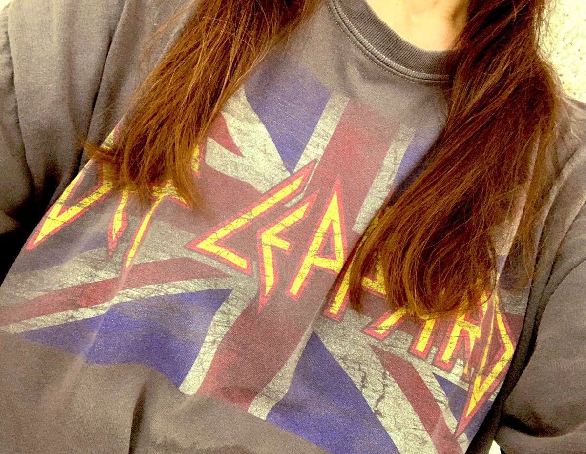 Gothic_V_MARIKO's tweet photo. 7月も適度に頑張って
思いっきり楽しむ。。。🤘

#ロックT
#バンドT

#KISS
#LOVE_GUN
#BLS
#ZAKK
#Def_Leppard
#Guns N' Roses
#GN'R https://t.co/gzxvrUEP14
