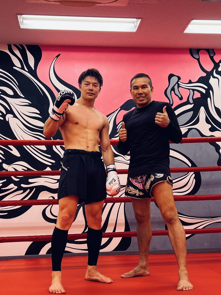 32

毎日体張ってミットを持ってくれる先生に感謝！

120%の仕上がりで挑みます

#RISE_SUMMER_FIGHT_SERIES