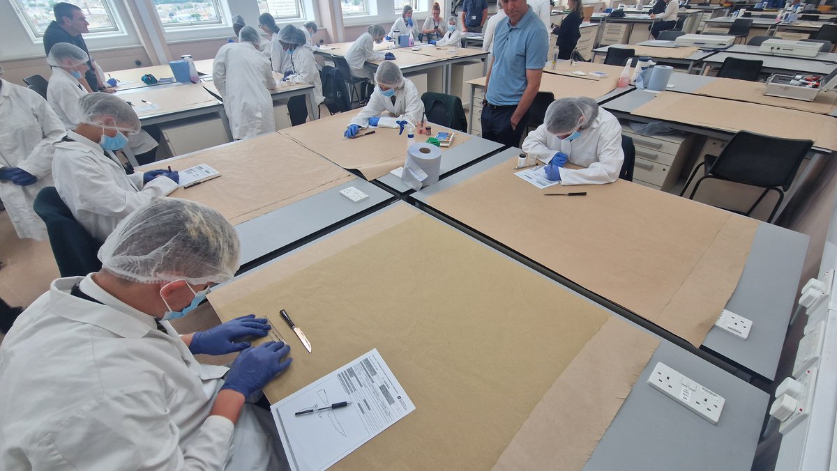 TrinityAcademyH's tweet image. Four of our Year 8 students are taking the role of detectives this week. 🕵️‍♂️ They have been investigating a mock crime at the University of Bradford. Today students have been learning how CSI and Forensic Scientists work. 🔍