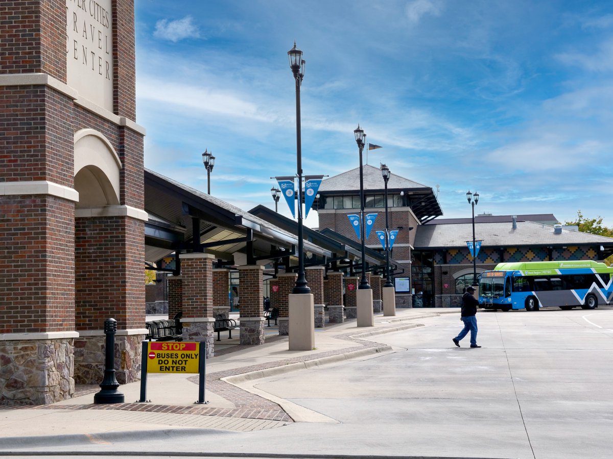 We're celebrating 25 years of the River Cities Travel Center! 🎉

Stop by today starting at 3:30 p.m. to grab a cookie and while you're here, take our survey to let us know what you'd like to see in the next 25 years! 🍪💙