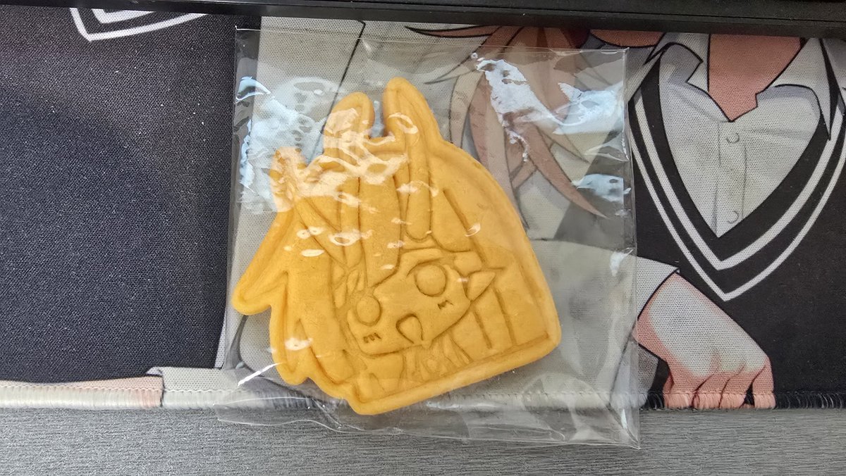 굿즈 보관함 보다가 발견한 작년 1월? 2월이었나 했던 스데 콜라보카페 츠키님 쿠키..
나 왜 이걸 아직도 가지고 있지..? 어라🤔