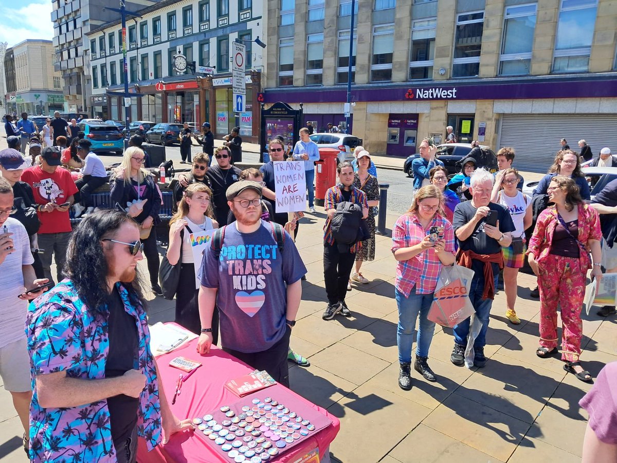 This past Saturday, Huddersfield held its second Alternative Pride. We need to end pinkwashing, reclaim Pride from corporations and build a new left party of struggle!