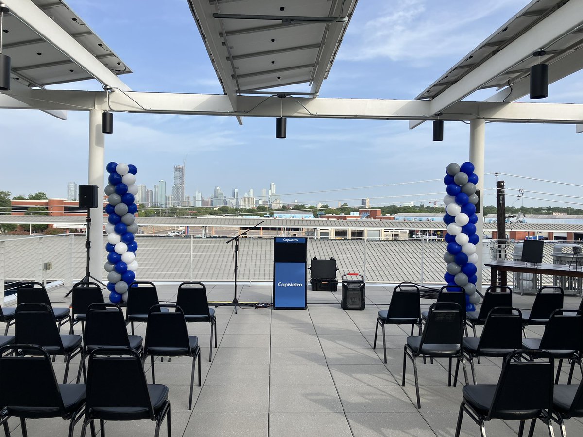 CapMetroCEO's tweet image. Getting ready for @CapMetroATX 40th anniversary celebration with the beautiful Austin skyline as our backdrop! 🎉🚌 #CapMetro40 #Austin