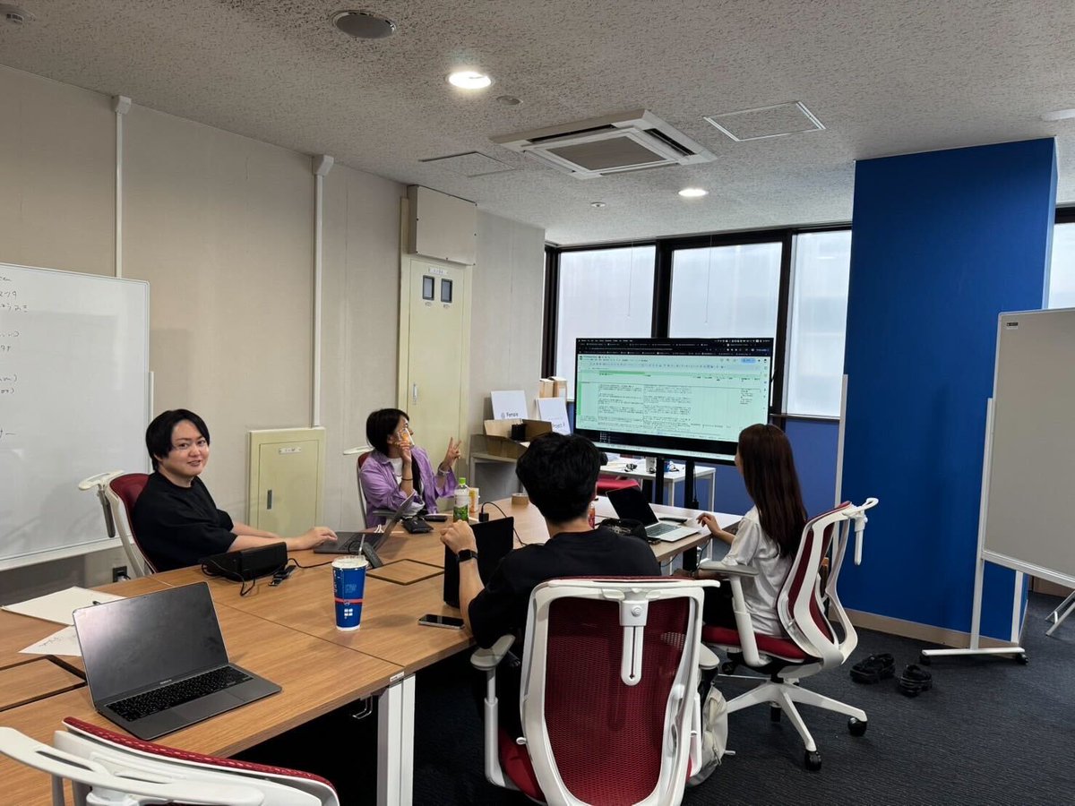 本日の神田オフィス🐈
Female Founders Door2期の審査を進めている所を激写されてました。