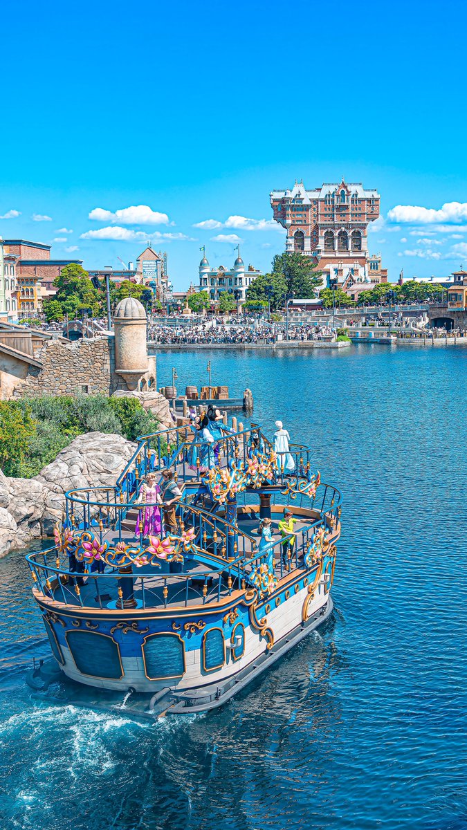 スマホの壁紙にしたい 東京ディズニーシーの夏の景色。