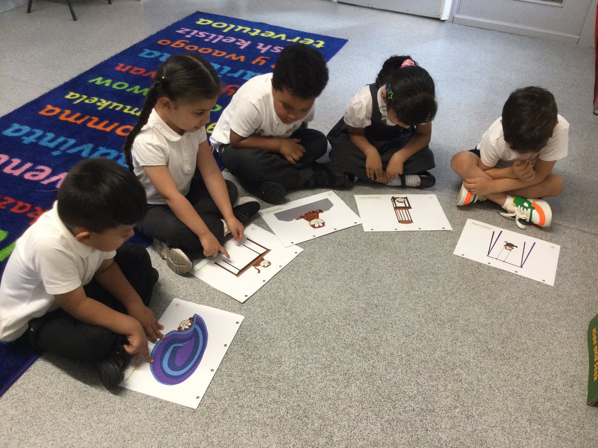 LeighPrimary's tweet photo. Nursery children enjoyed the ‘Early talk boost’ session. They were recognising and talking in sentences about what activities Tizzy was taking part in. They also were able to tell me were Tizzy was hiding using the positional language in, under and on.Well done! #Earlytalkboost https://t.co/I7XmMKDEnG