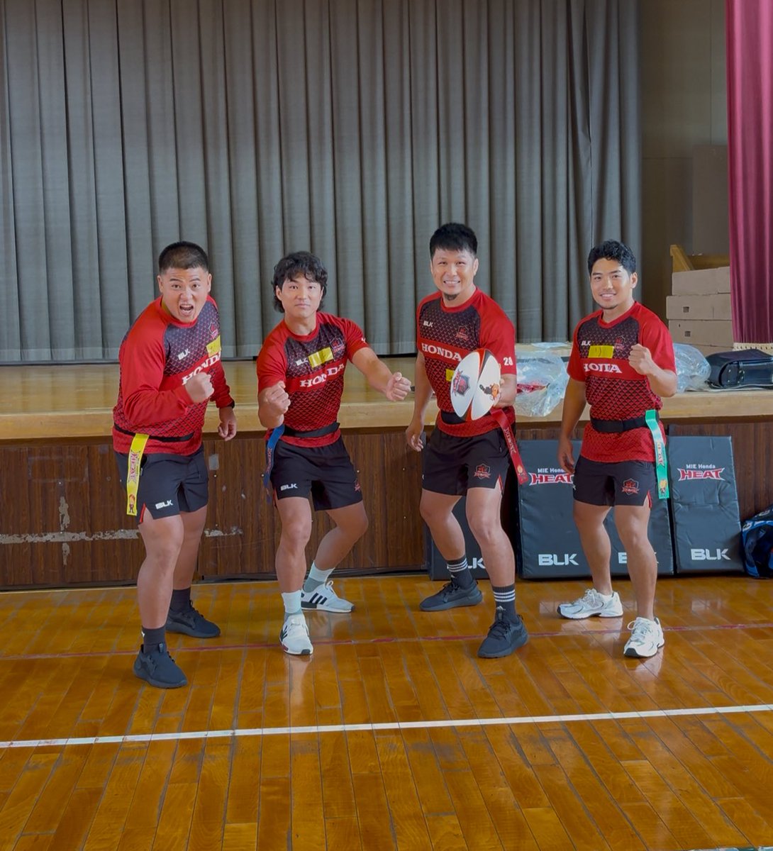 hondaheat's tweet photo. 本日より、選手たちが市内の小学校に出向き『ヒート授業』を実施🤝

ラグビーを通じ、社会で輝く「人」を育てる事を目的としたこの取組み、直近の3年間で約7000人の子どもたちが参加してくれました👏

本日も古田、北原、植村、肥田の４選手が全力で授業をやり切りました❣️ https://t.co/vSfz4OAMG7