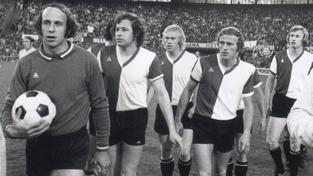 af_toe's tweet image. Rinus Israël kende zijn grootste successen bij Feyenoord. Welke drie clubs diende hij als speler nog meer? #voetbalquiz