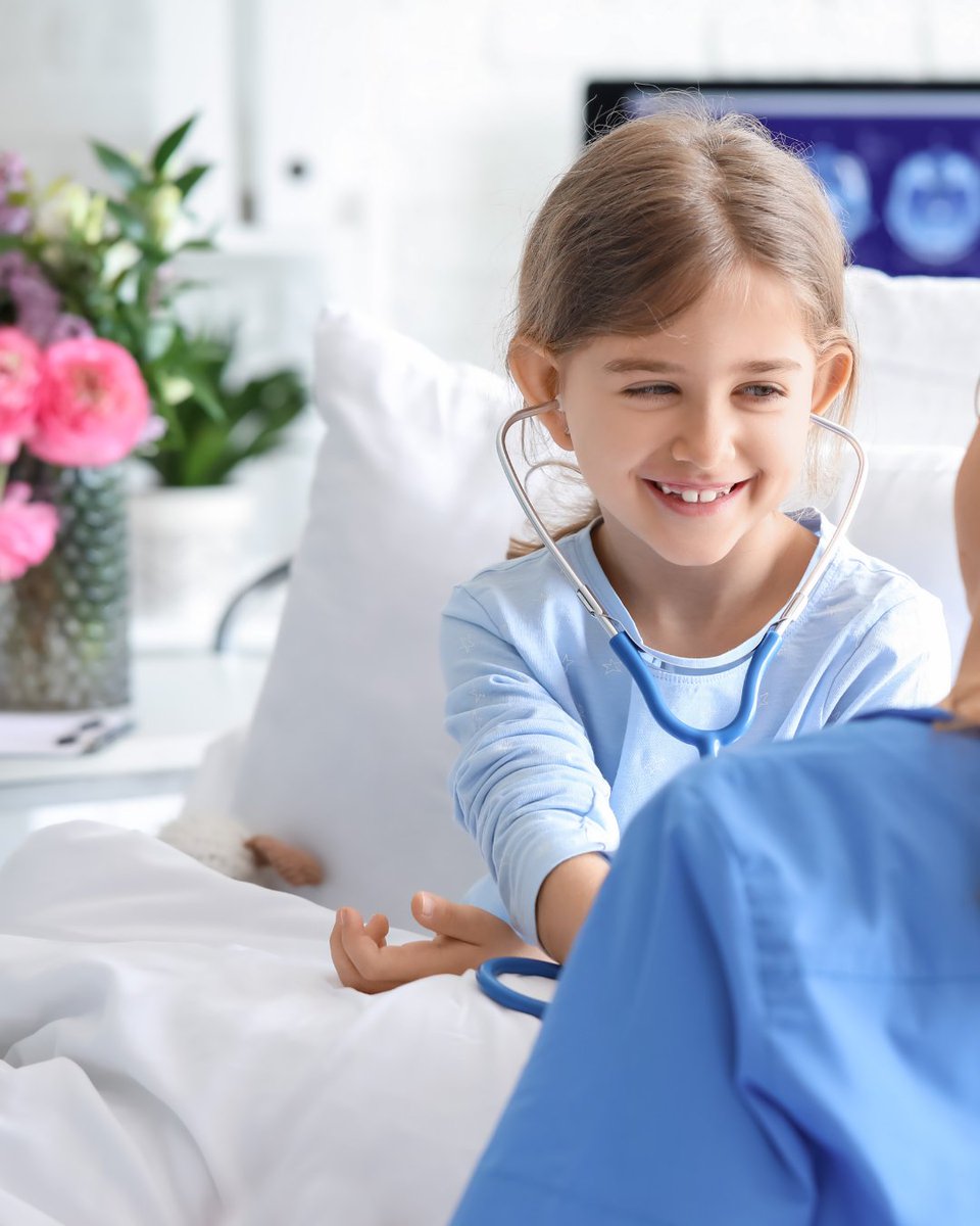 ✨¿Cómo explicar a un niño lo que ocurre en un hospital?

Hazlo con honestidad, sin asustar. Explícale lo que va a pasar de forma sencilla, tranquila y con cariño. Y si puedes, acompáñale. Porque entender su situación también le ayuda a sentir seguridad. 💛

#FundaciónTheodora