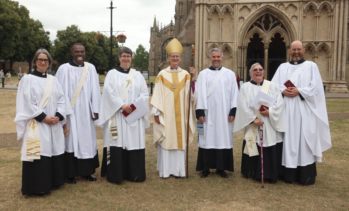 Many congratulations to the new Priests and Deacons ordained by the Rt Revd Dr Dagmar Winter, Bishop of Huntingdon, at Ely Cathedral last weekend.

We wish them all the best for their future ministries.

#newrevs
📷 Keith Heppell