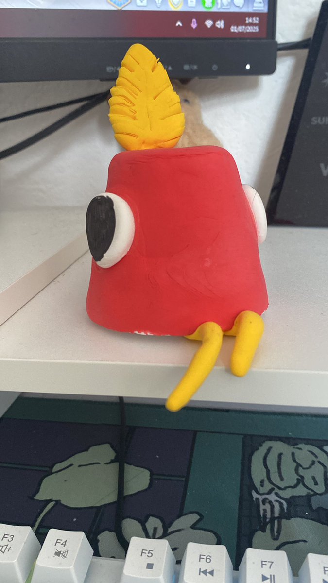 I made a cuptain that sits on my desk a little while back and I love him

#DELTARUNE #deltarunechapter4