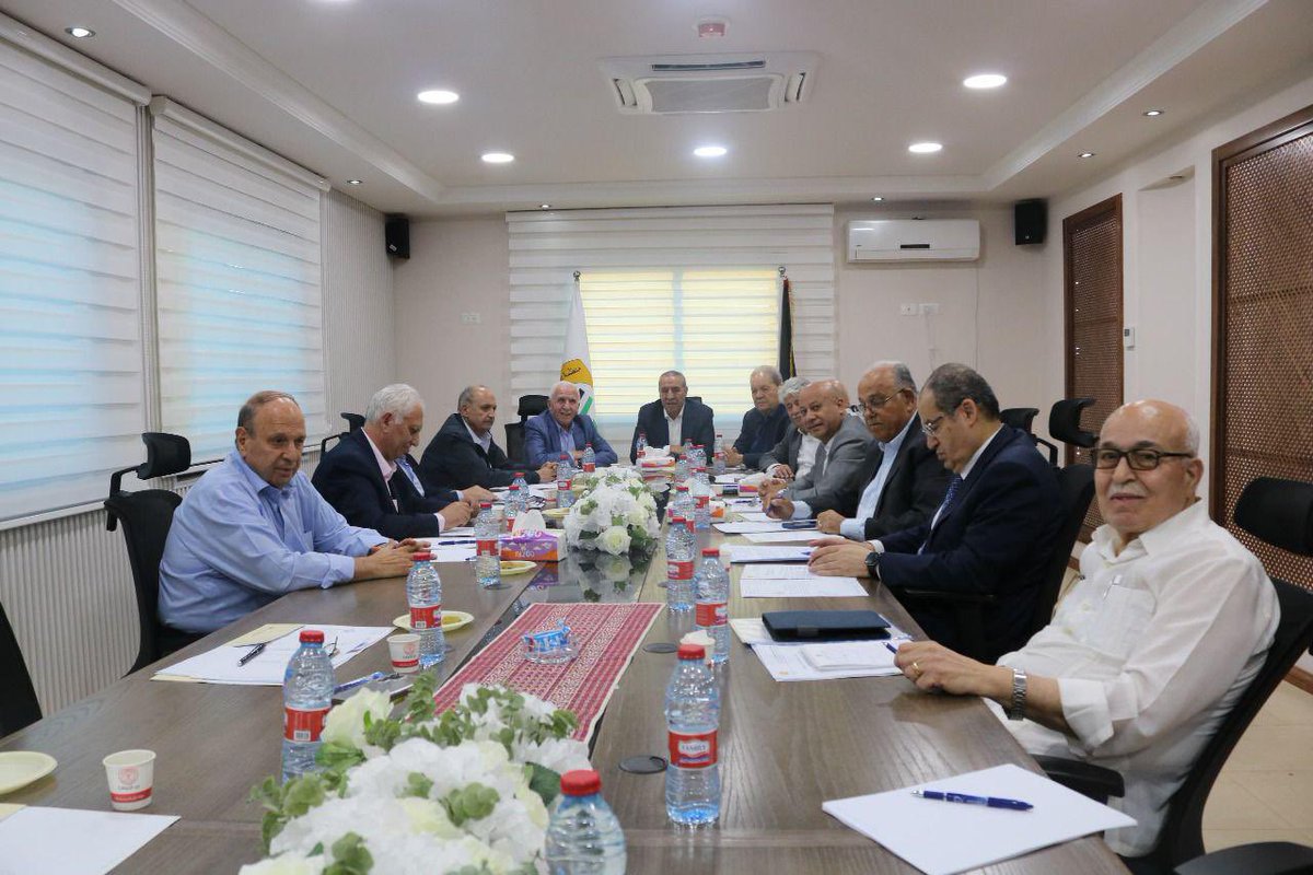 اللجنة التنفيذية تعقد اجتماعا لاستعراض الأوضاع السياسية والأمنية برئاسة الشيخ

رام الله- الثلاثاء 01/07/2025- برئاسة نائب فخامة الرئيس محمود عباس "أبو مازن"، السيد حسين الشيخ، عقدت اللجنة التنفيذية لمنظمة التحرير الفلسطينية، مساء أمس الاثنين، اجتماعاً استعرضت فيه الأوضاع السياسية