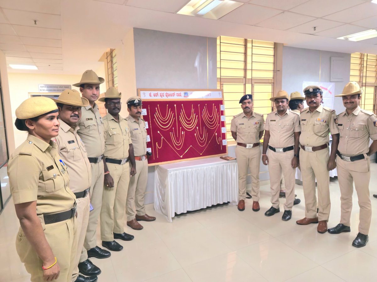 Krishnarajapura police station has arrested 5 accused 
  in an extortion case. Recovered 50 lakhs worth of gold. During the investigation we have detected 1  extortion case of KR Pura.