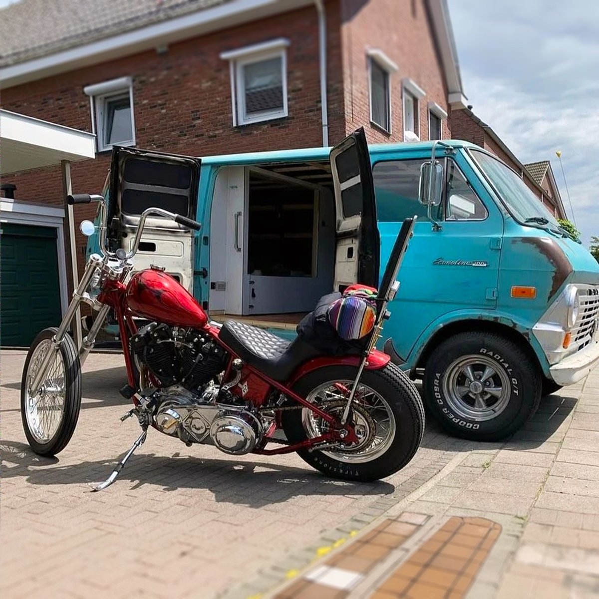 _VanCult_'s tweet photo. Happy Two-Wheeled Tuesday!
..
#tagthevan #tagthebike #tagthephotographer
..
#twowheeledtuesday #van #vanshit #harleydavidson #HD #motorcycle #vannin #boogievan #customvan #ford #fordvan #econoline #secondgen #vanporn #vanlife #vanshit #choppershit #vancult #getinandgetiton https://t.co/tuiOgawJyv
