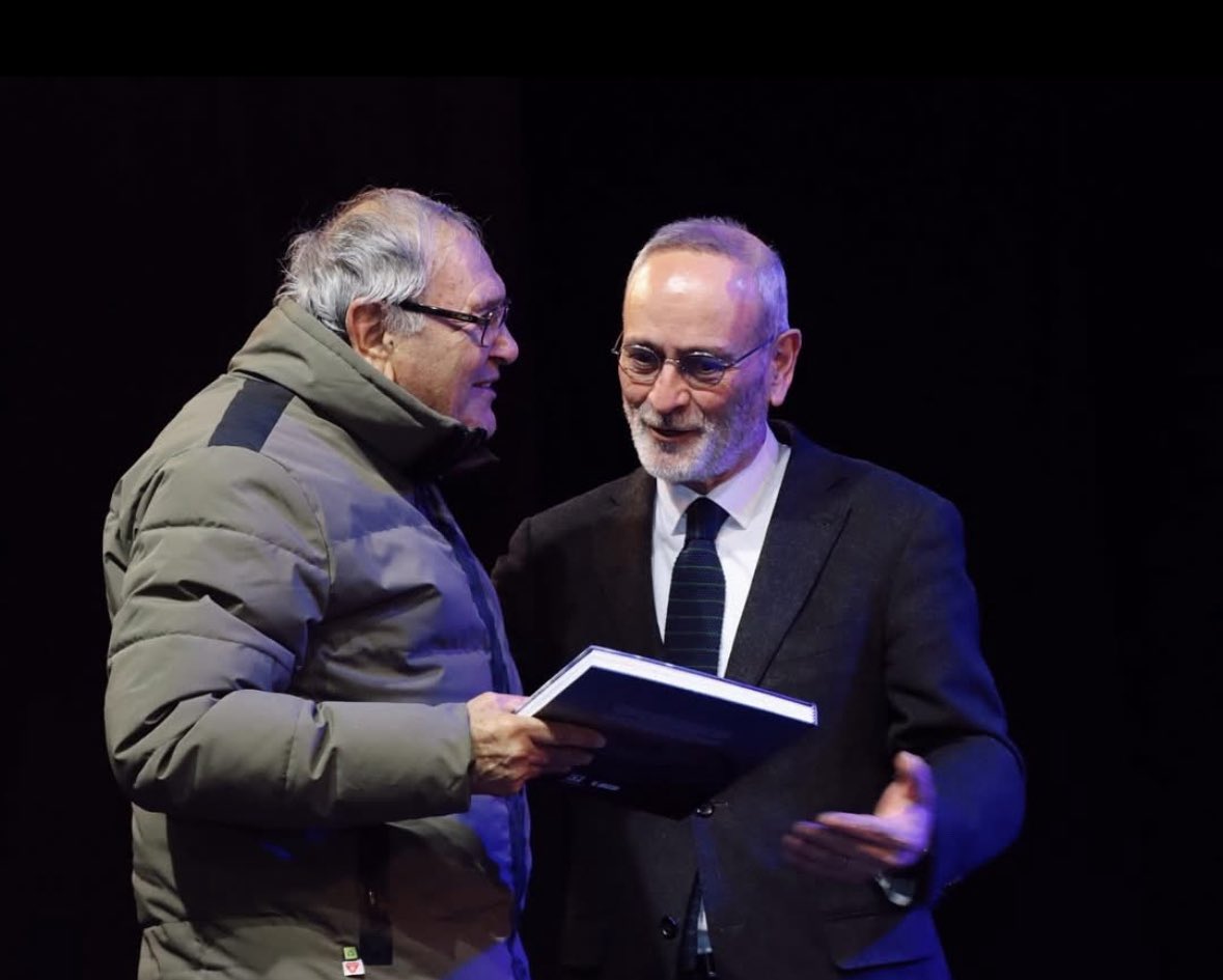 Lanzamiento ayer en Temuco de la “Estrategia de Desarrollo  Regional de La Araucanía 2040”. Quienes deseen conocer su texto íntegro pueden descargarlo desde gorearaucania.cl  
instagram.com/reel/DLiYE25v2…