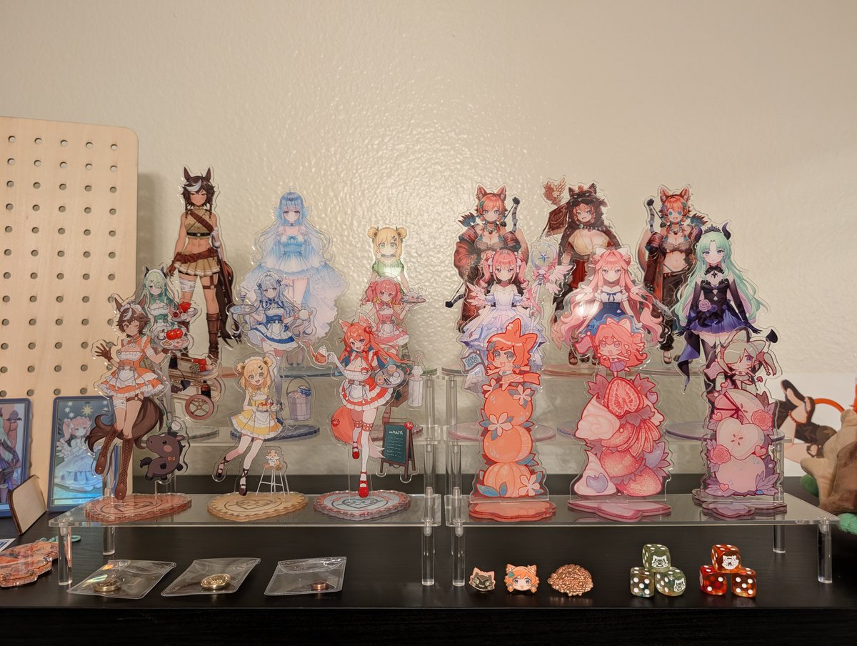 SpacePandie's tweet image. #SpicaBoo #PichiLive #Airirishiteru #AlphaBettaVT #UmariTomoe #HanimuchuI finally started to unpack from Offkai and display all the wonderful V-dere girls. I might need more room soon....@kawa_entertain