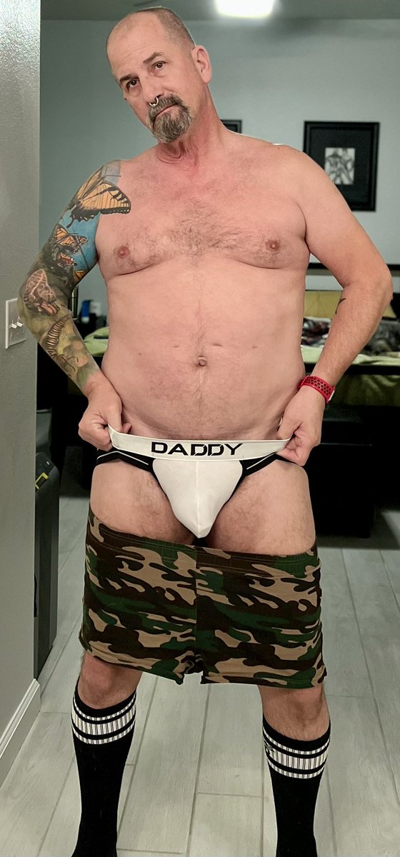 Taking loads tonight if you wanna breed or ffist my hole meet me there. I get there early.