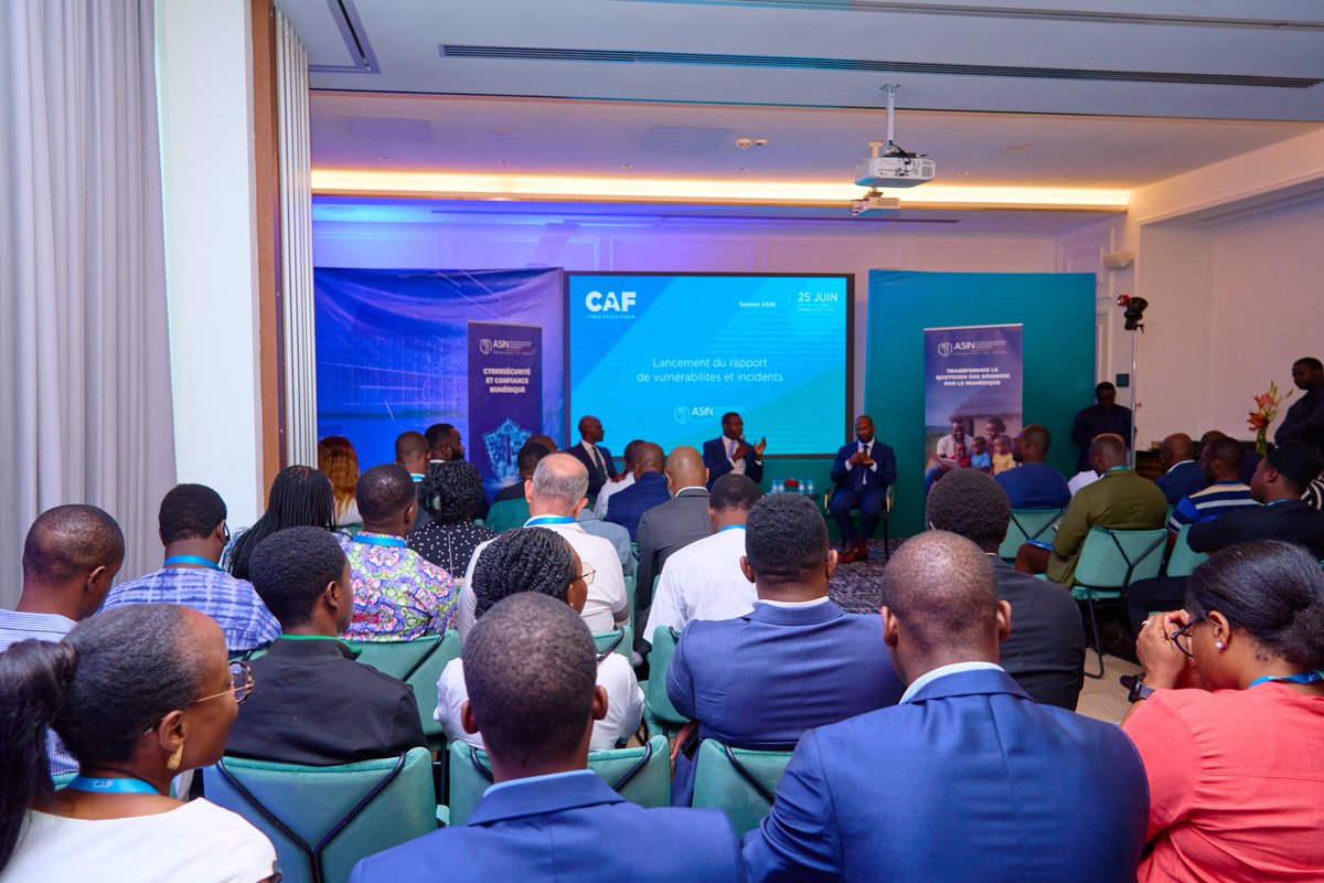 En marge du Cyber Africa Forum 2025, l'ASIN a présenté le 25 juin 2025, son tout premier rapport sur les vulnérabilités et incidents du cyberespace béninois. La séance de présentation a été co-animée par le Directeur Général de l'ASIN, Marc-André LOKO et le Directeur Général du