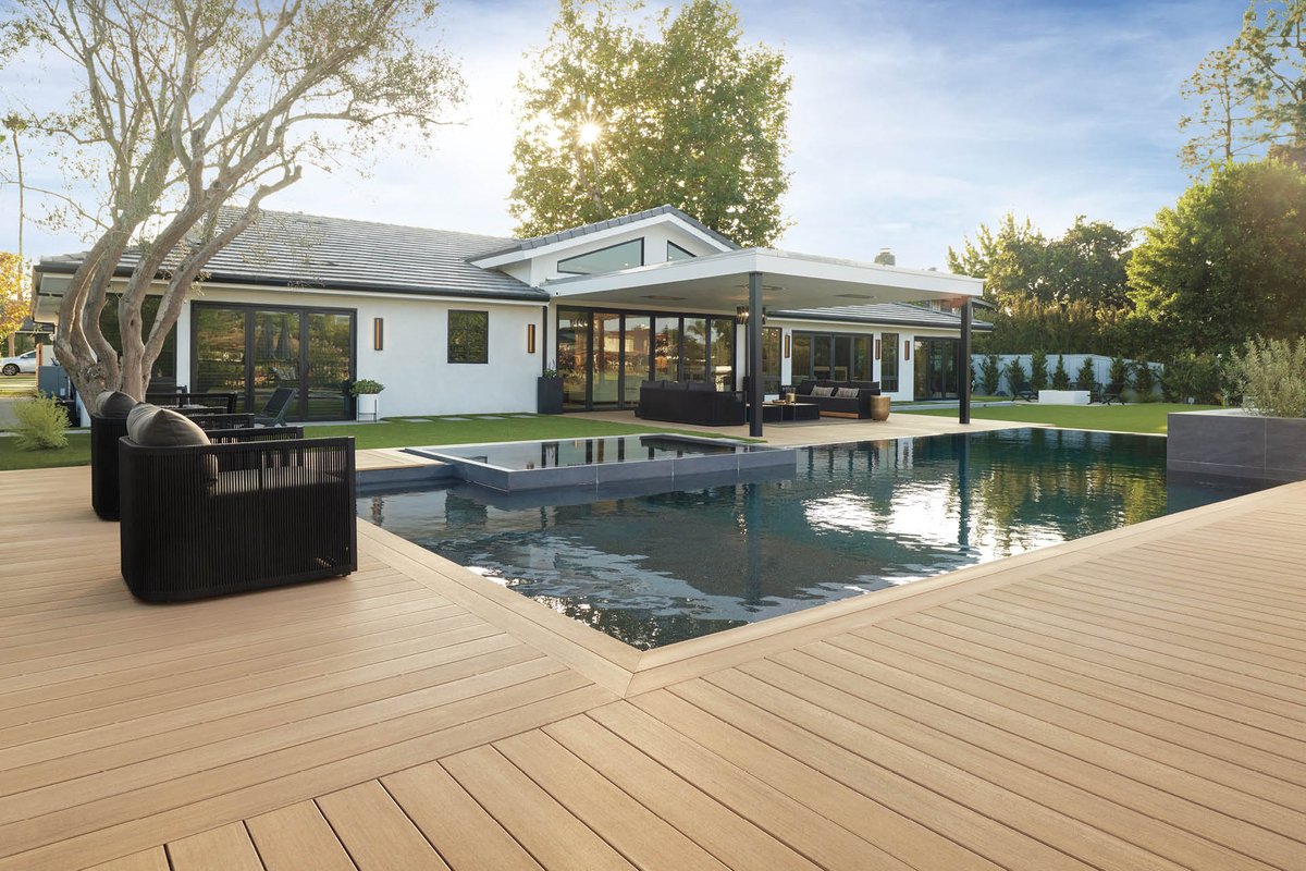 JamesHardie's tweet image. Exciting times at #JamesHardie as we welcome new colleagues from @TheAZEKCompany! Our future is bright with iconic brands like Hardie® siding & trim, AZEK® Exteriors, TimberTech®, and more; strong relationships with builders & remodelers; superior, localized manufacturing; &…