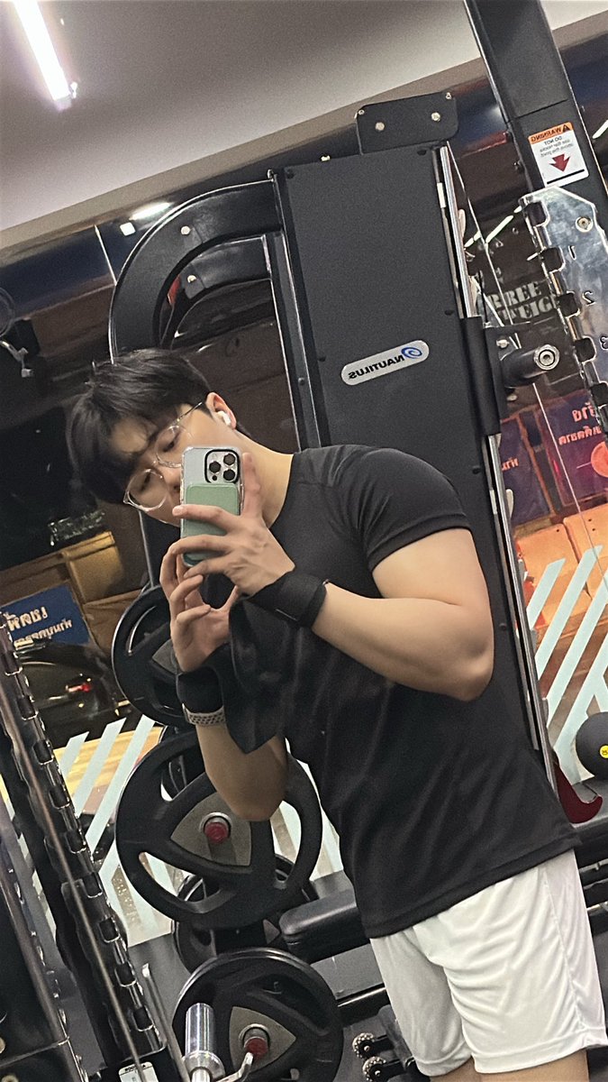 เสื้อไซส์ M คือไม่ไหวแล้ว 😓