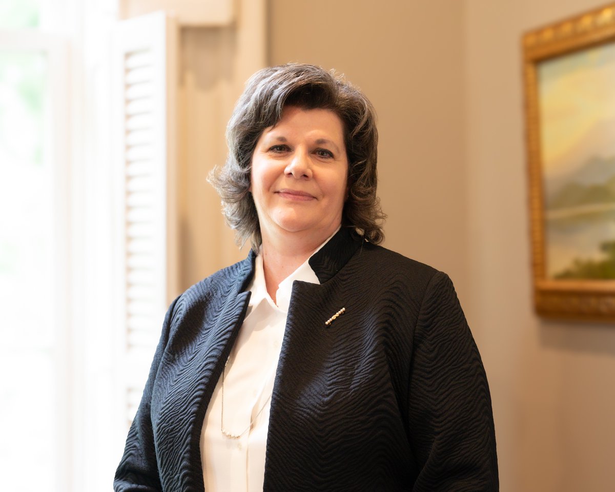 Join us in giving a warm #Firehawk welcome to Dr. Melinda Arnold, the new Chancellor of UT Southern! 🎉 We’re excited to begin this next chapter under her leadership and can’t wait to see how she inspires growth and new opportunities for our campus. Welcome, Chancellor Arnold! 🧡