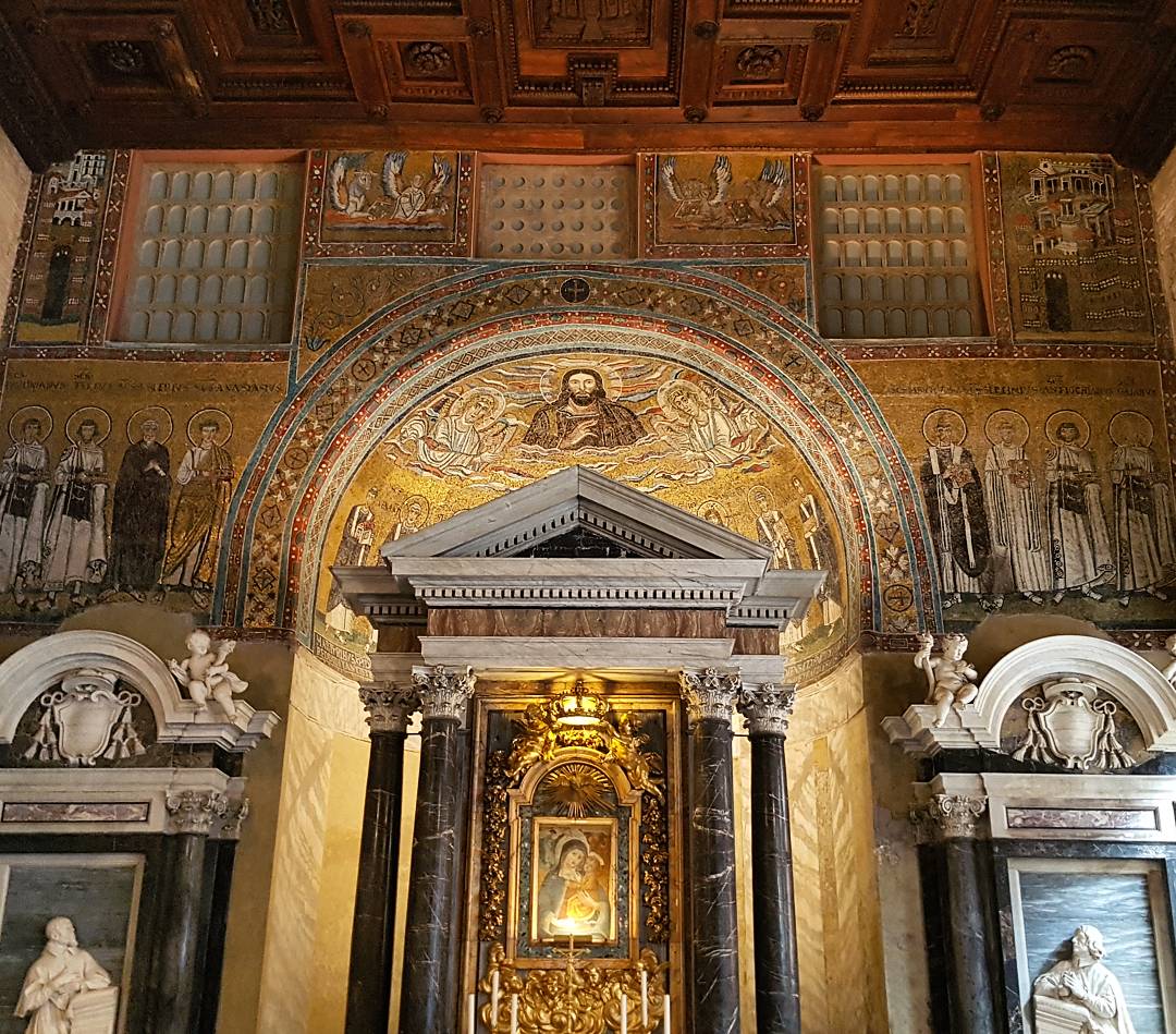 romamedieval's tweet image. Capilla de San Venanzio en el baptisterio lateranense. San Juan de Letrán, Catedral de Roma.