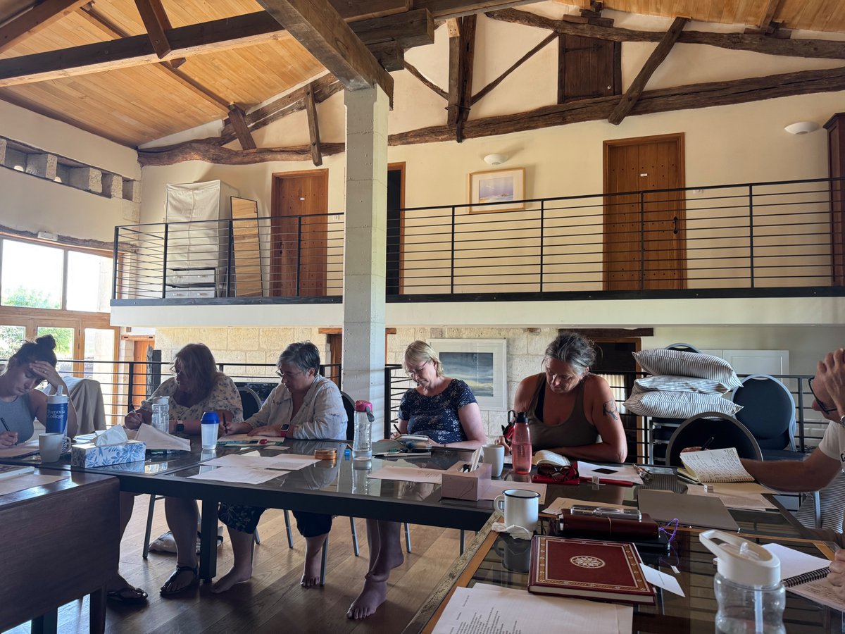 rgvaughan's tweet image. French Retreat 2025 with @nancystohlman. POV prompts with pieces read by @doylejacq and Sean Thomas Dougherty. HOT HOT HOT, but cool pool!!! Having a blast! #writerslife #WritingCommmunity #retreat