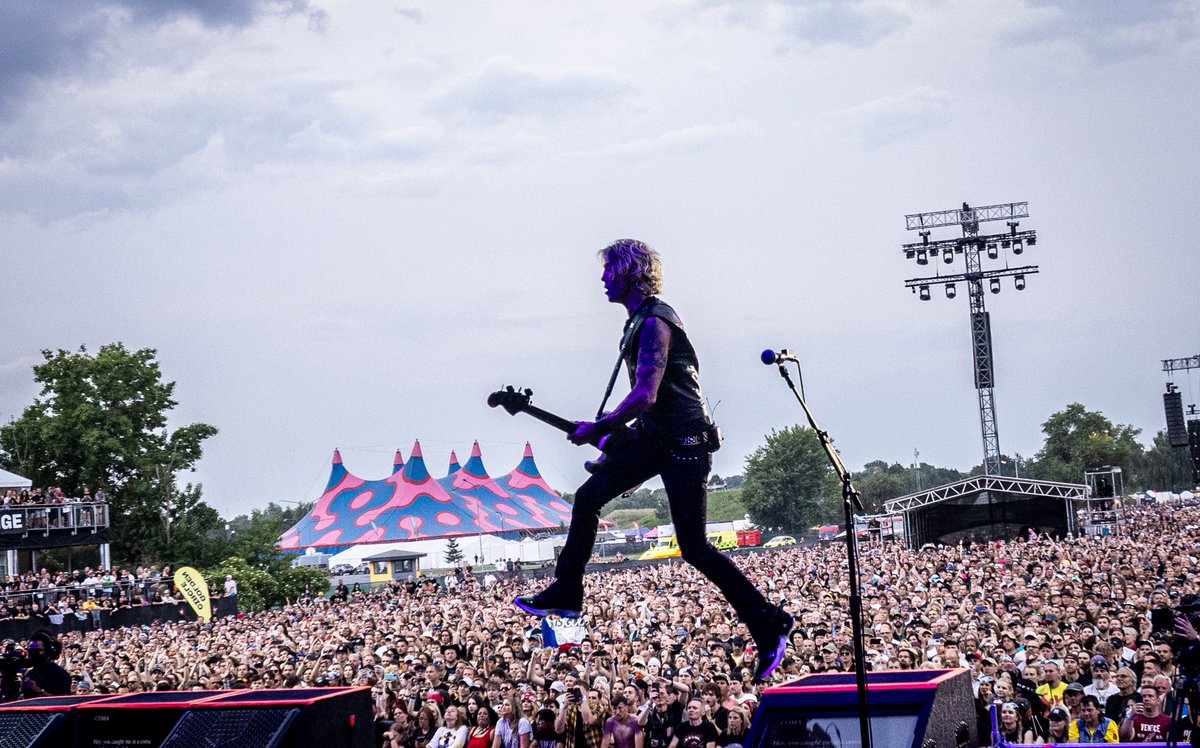 gunsnroses's tweet image. Thank you, Hradec Králové! It was a great F’N’ night.